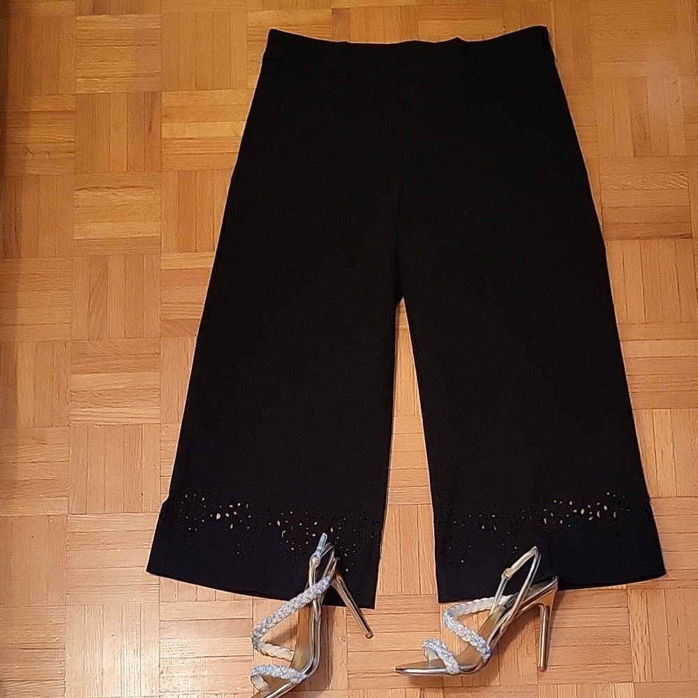 NEW Cleo Black Cropped Culotte Pants for Office or Casual, Intricate Cutwork, 6P - Picture 3 of 13